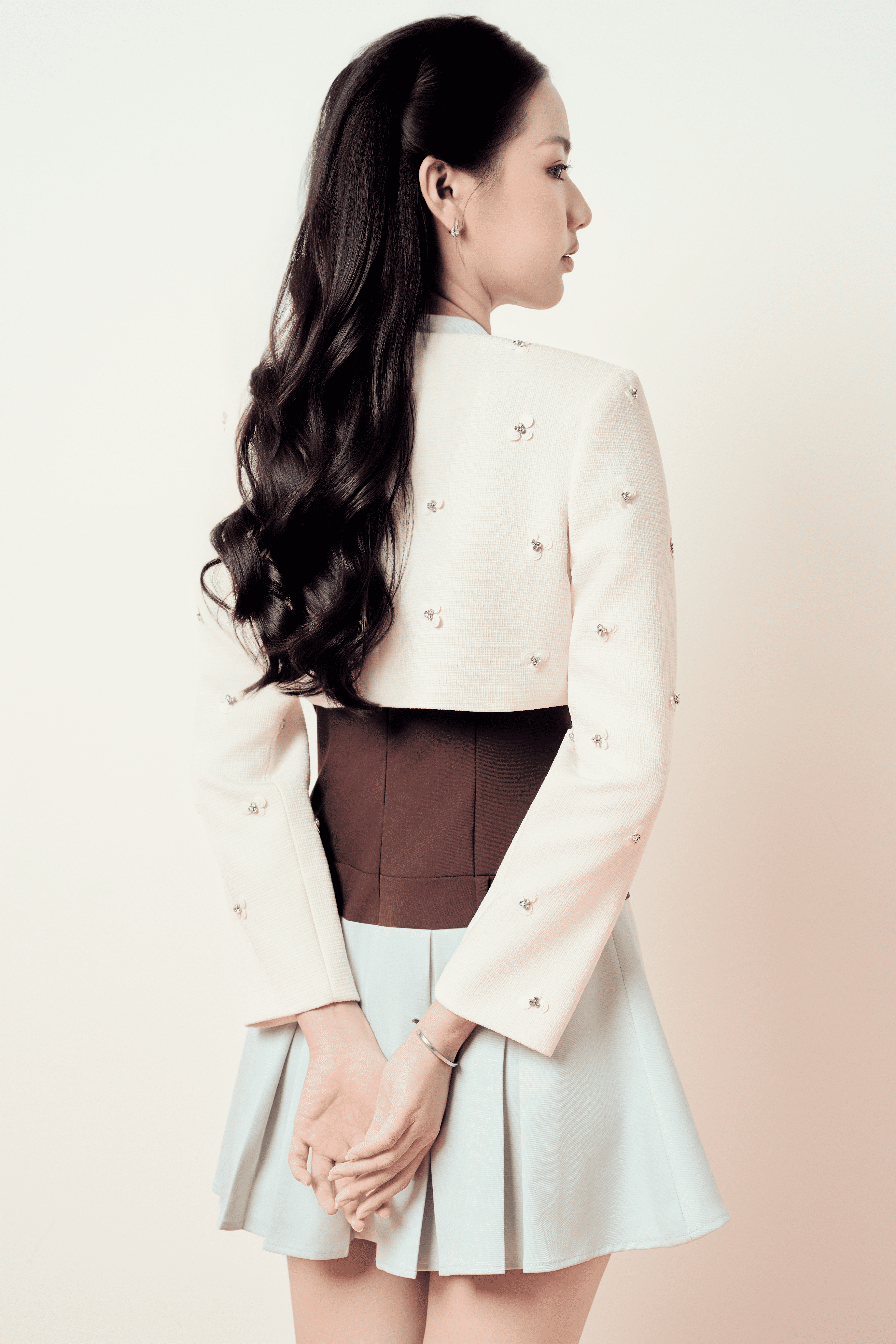 GRACE_Áo khoác kem dáng ngắn