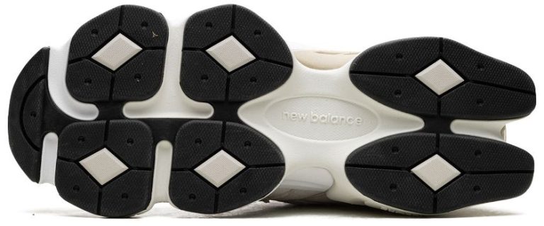 New Balance 9060 ‘Salt/Moonbeam’