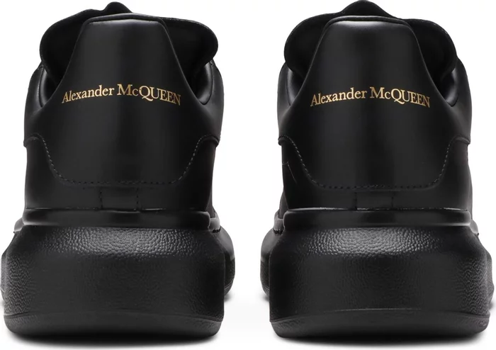 Alexander McQueen «All Black»