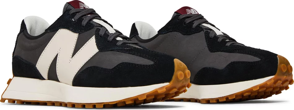 New Balance 327 ‘Black’