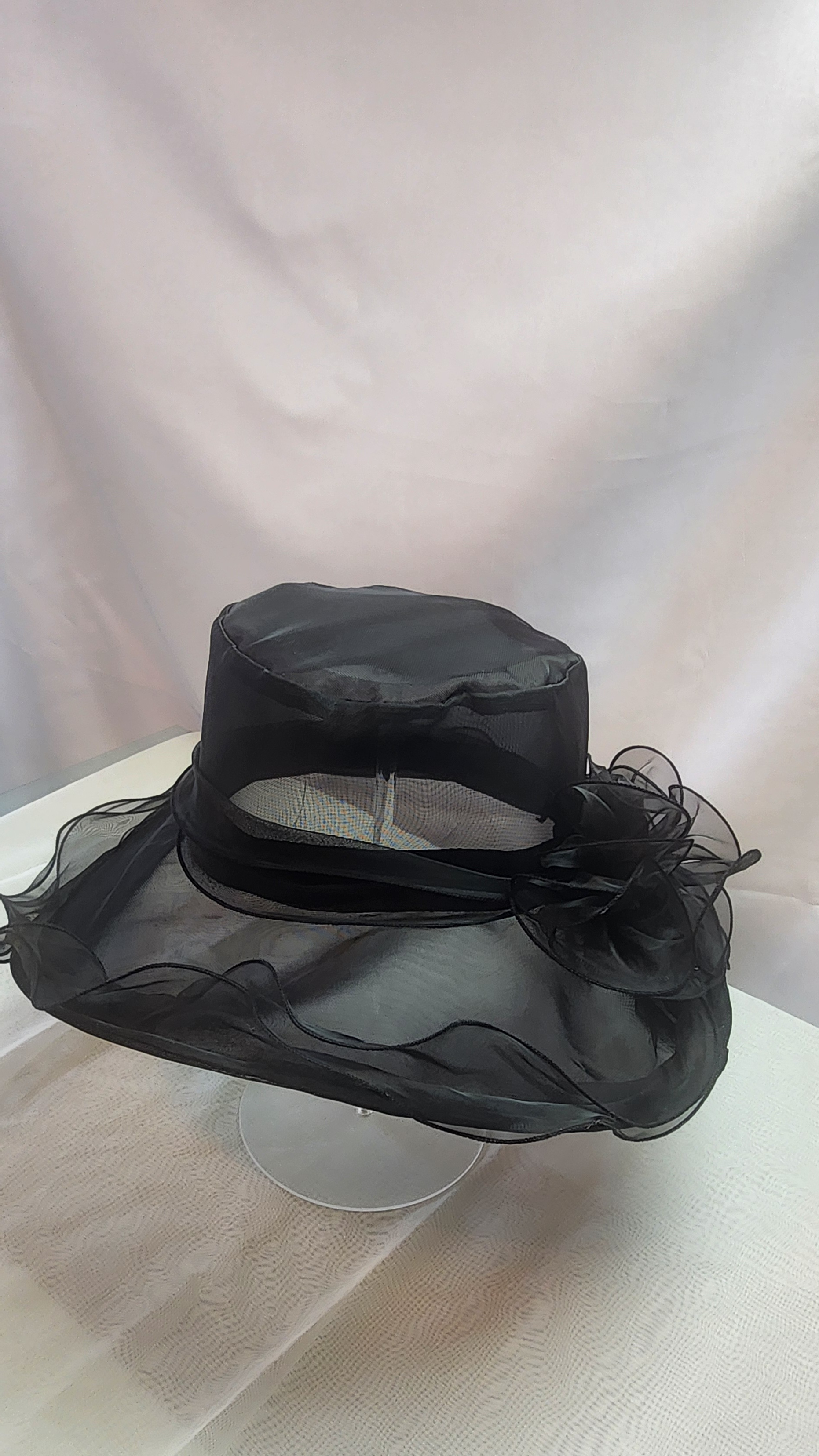 Elegant Black Hat keeps you cool in Church