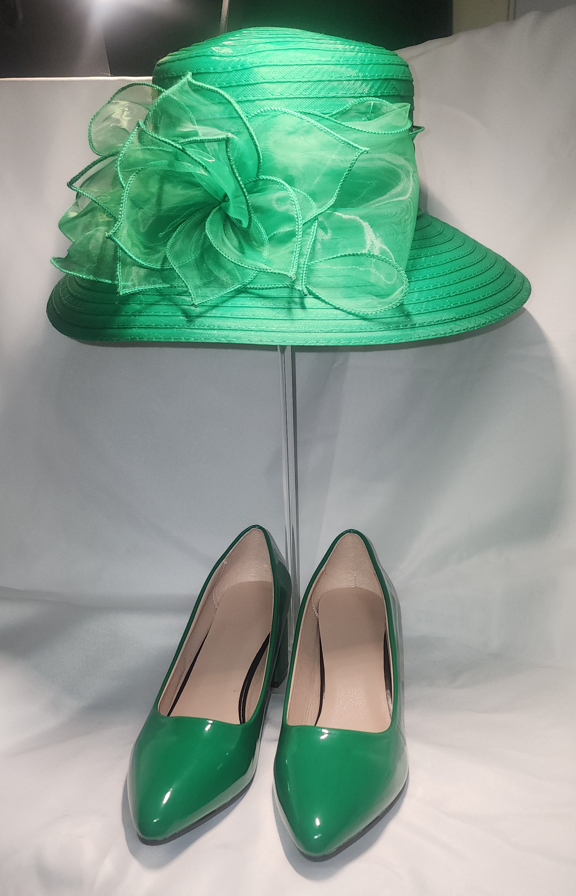 Elegant Green Wide-Brim Hat