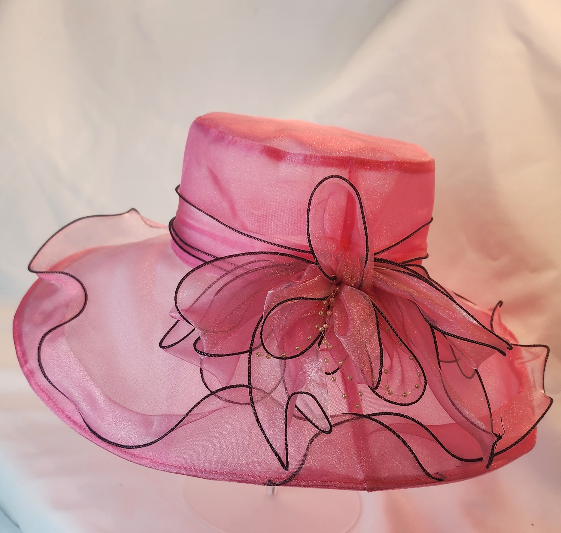 Elegant Pink Hat Keeps You Cool in Church