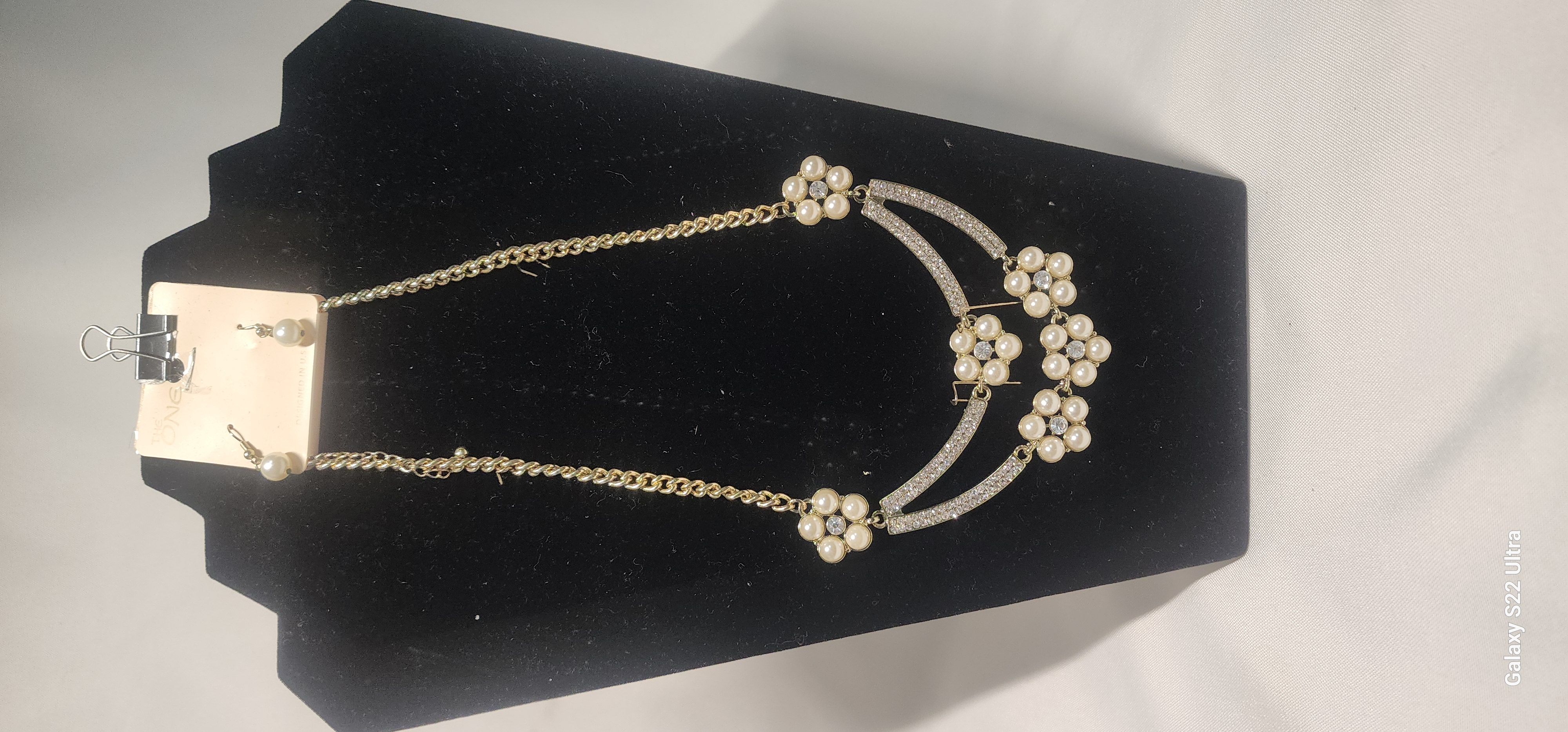 Elegant Floral Necklace and Earring Set