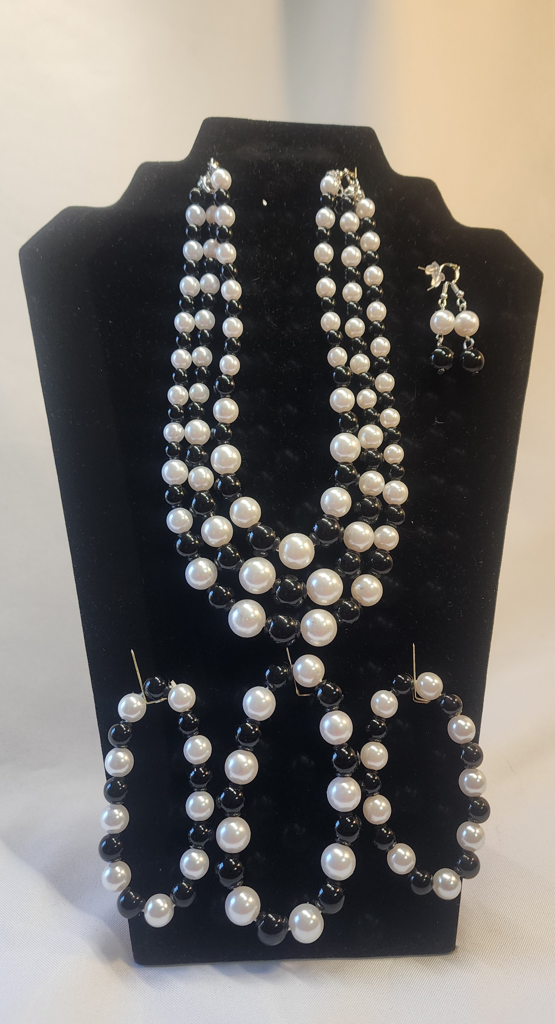 Elegant Pearl Jewelry Set
