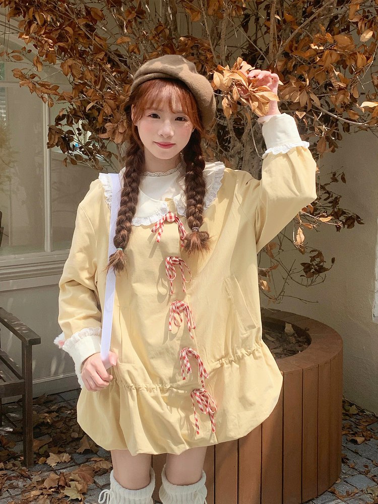 Vintage-Inspired Yellow Dress