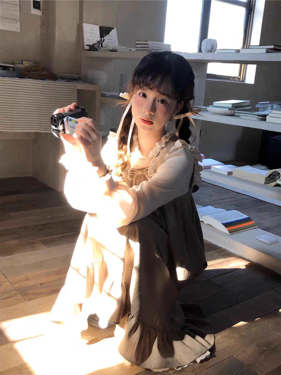 Vintage-Inspired Ruffle Blouse and Pinafore Set