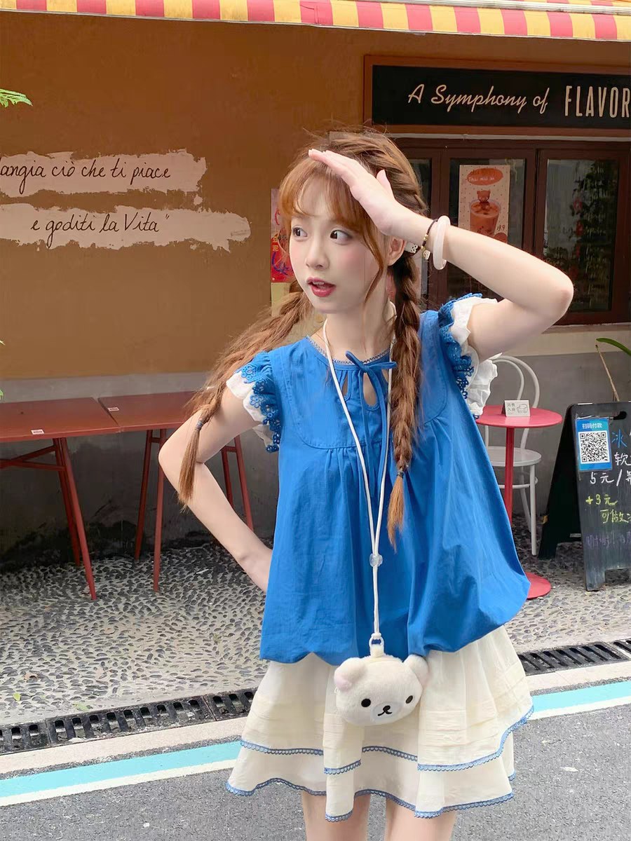 Cute bear-shaped crossbody bag