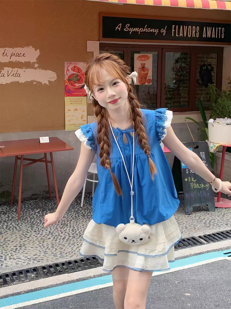 Cute bear-shaped crossbody bag