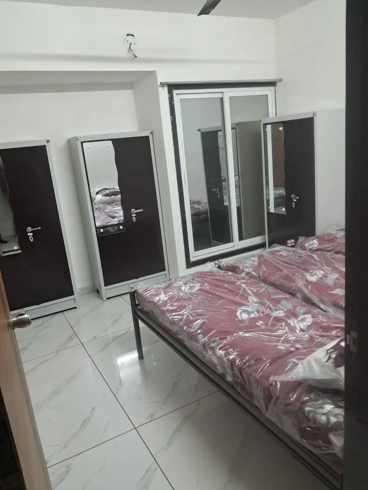 TULSI GIRLS PG(ALTHAN)