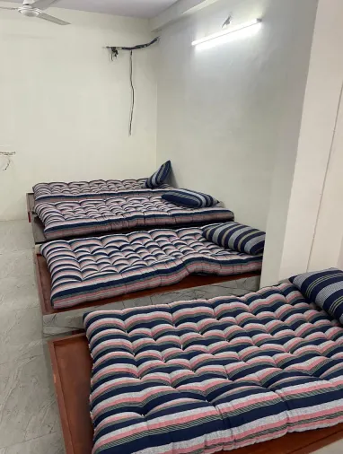 HOMELY HOMES BOY'S PG(ADAJAN)