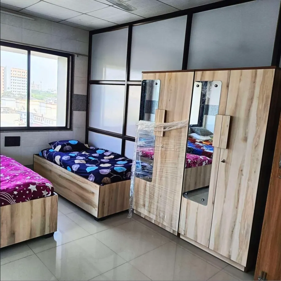 NEXA LIVING BOY'S PG(PIPLOD)