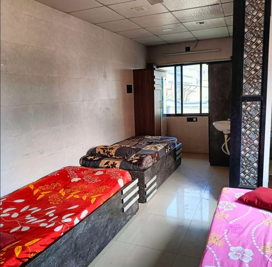 NEXA LIVING BOY'S PG(PIPLOD)