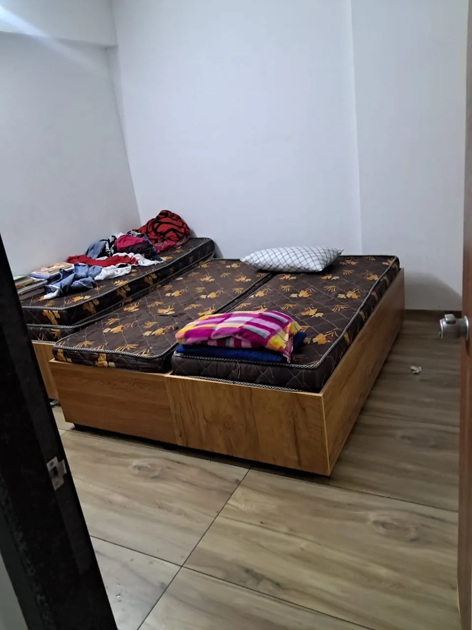 TULSI GIRLS PG(ALTHAN)