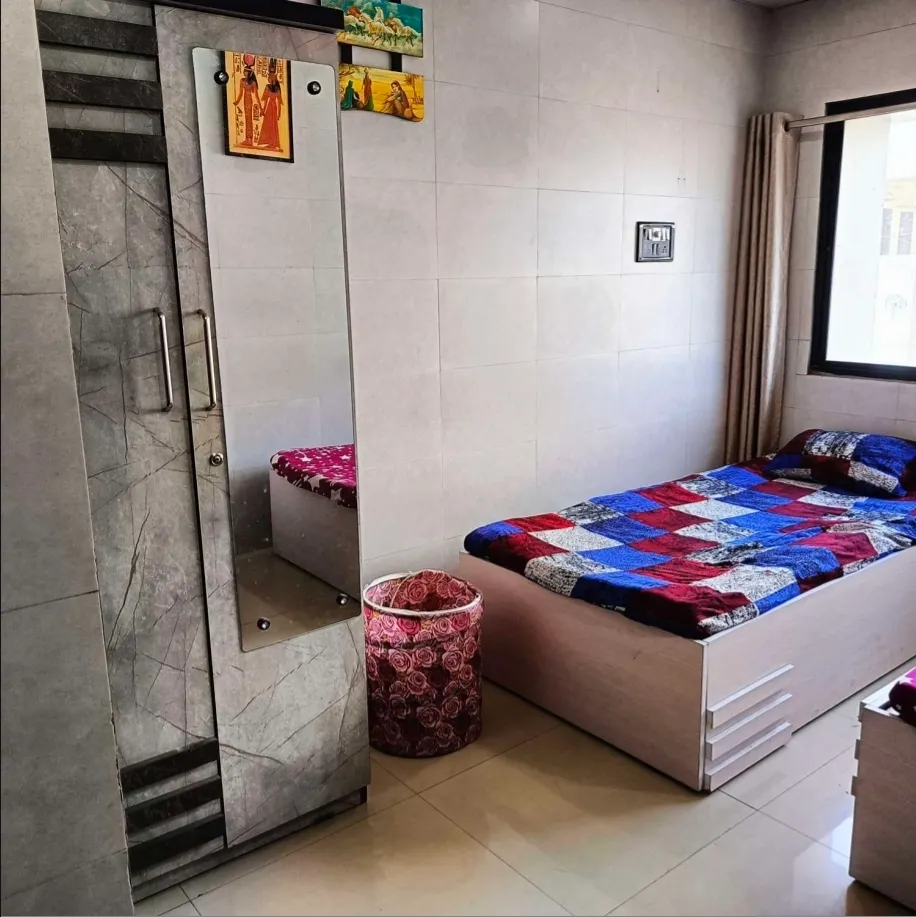 NEXA LIVING BOY'S PG(PIPLOD)