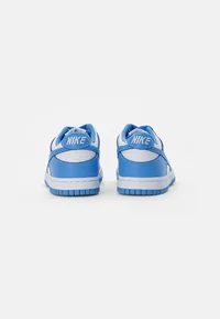 NIKE DUNK LOW - Baskets basses - white/univ blue-white Chaussures tendance pour tous les jours