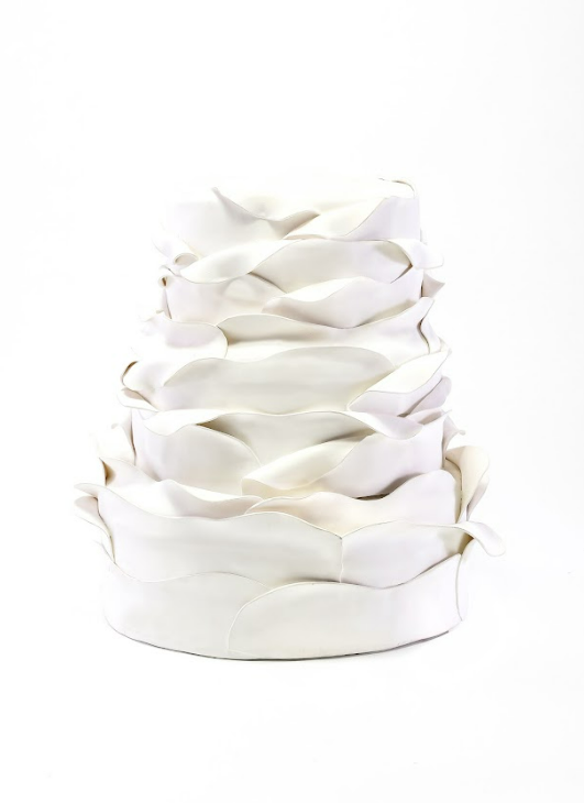 BOLO FAKE BORDAS EM ONDAS 3 ANDARES