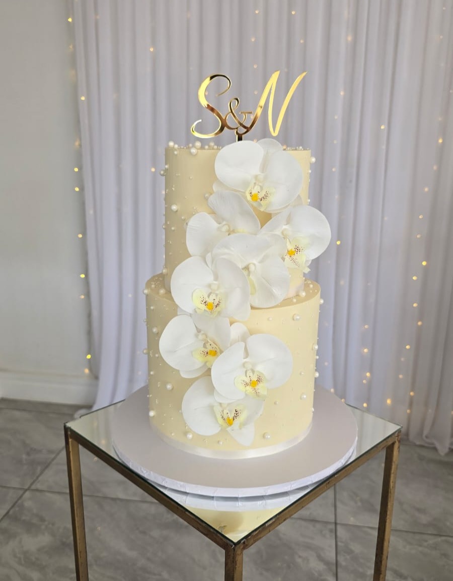 Pearl and Orchid Wedding Cake