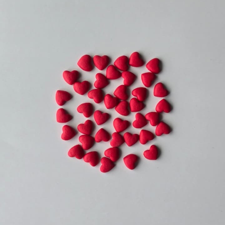 Red fondant heart decorations
