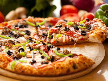 Deluxe Vegetable Pizza