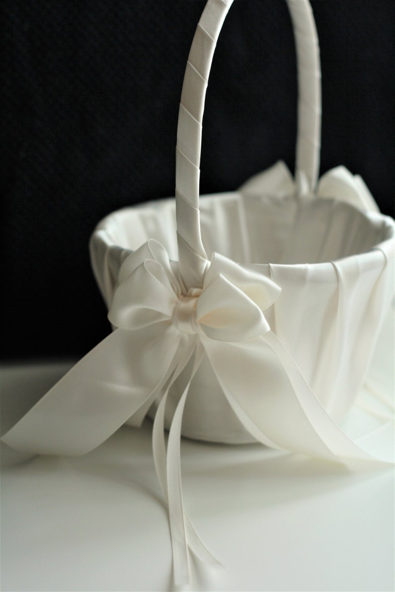 Cream Flower Girl Basket, White Flower Girl Baskets, Ivory Flower Girls Basket, Flowergirl Basket, Flower Basket for Wedding, Wedding Basket