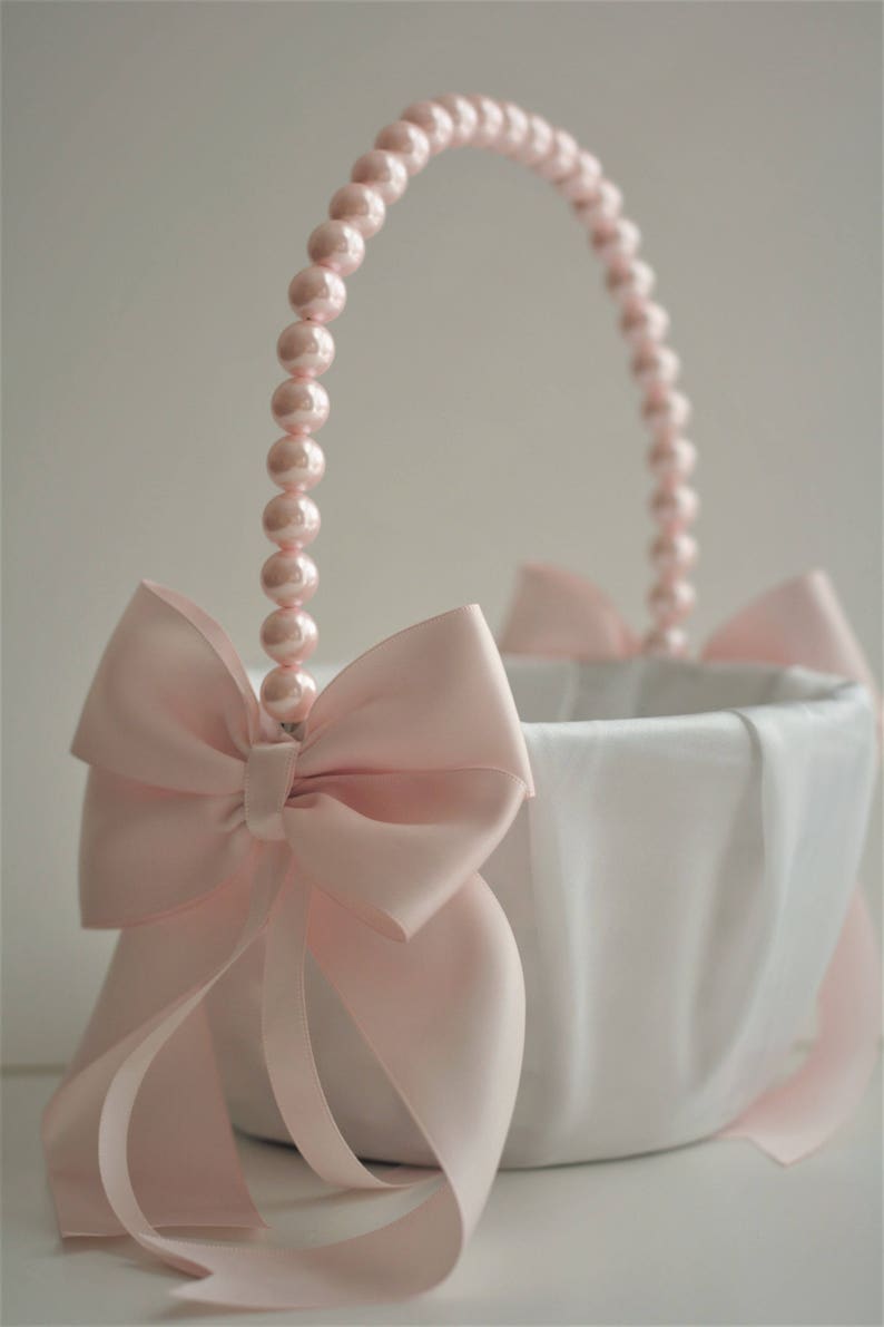 Pink Wedding Basket / Pink Flower Girl Basket / Blush pink Basket / Pearl handle basket / Pink handle basket / Pearl Wedding basket