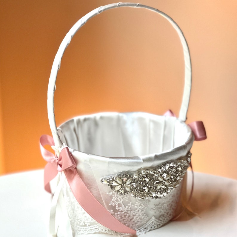 Dusty Rose Flower Girl Basket Pink Wedding Basket Dusty Pink Basket Lace Wedding Basket for Petals Flower Girl Gift Proposal Ceremony Basket