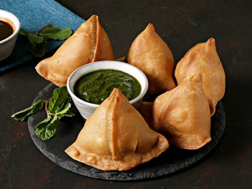 3. Samosa (2 Stk.)