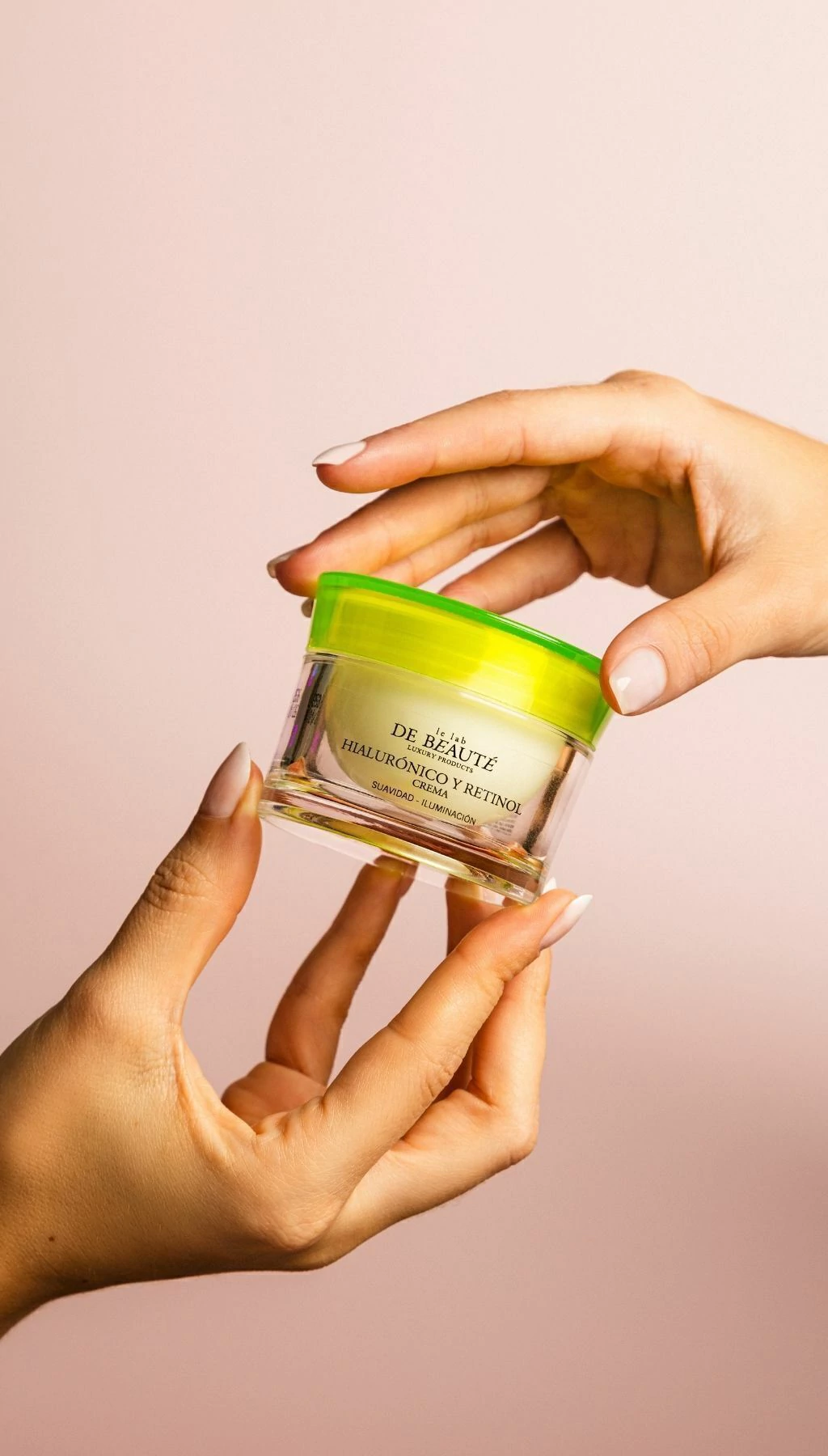 Crema con Ácido Hialurónico y Retinol