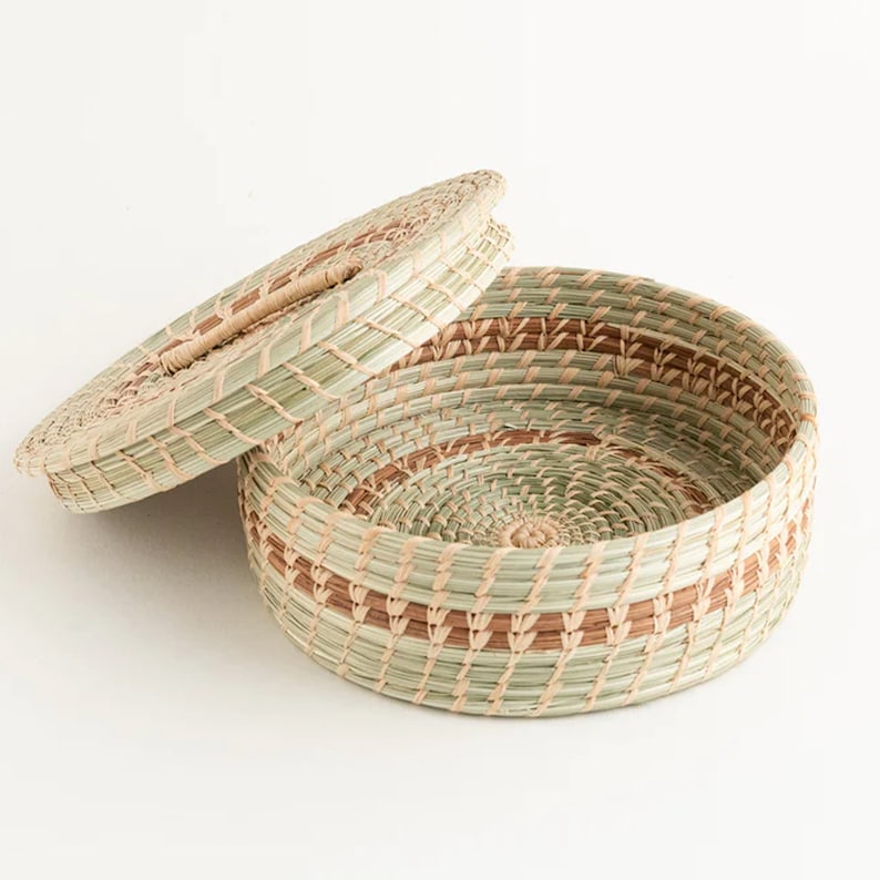 Wild Grass and Pine Tortilla/Storage Basket with Lid