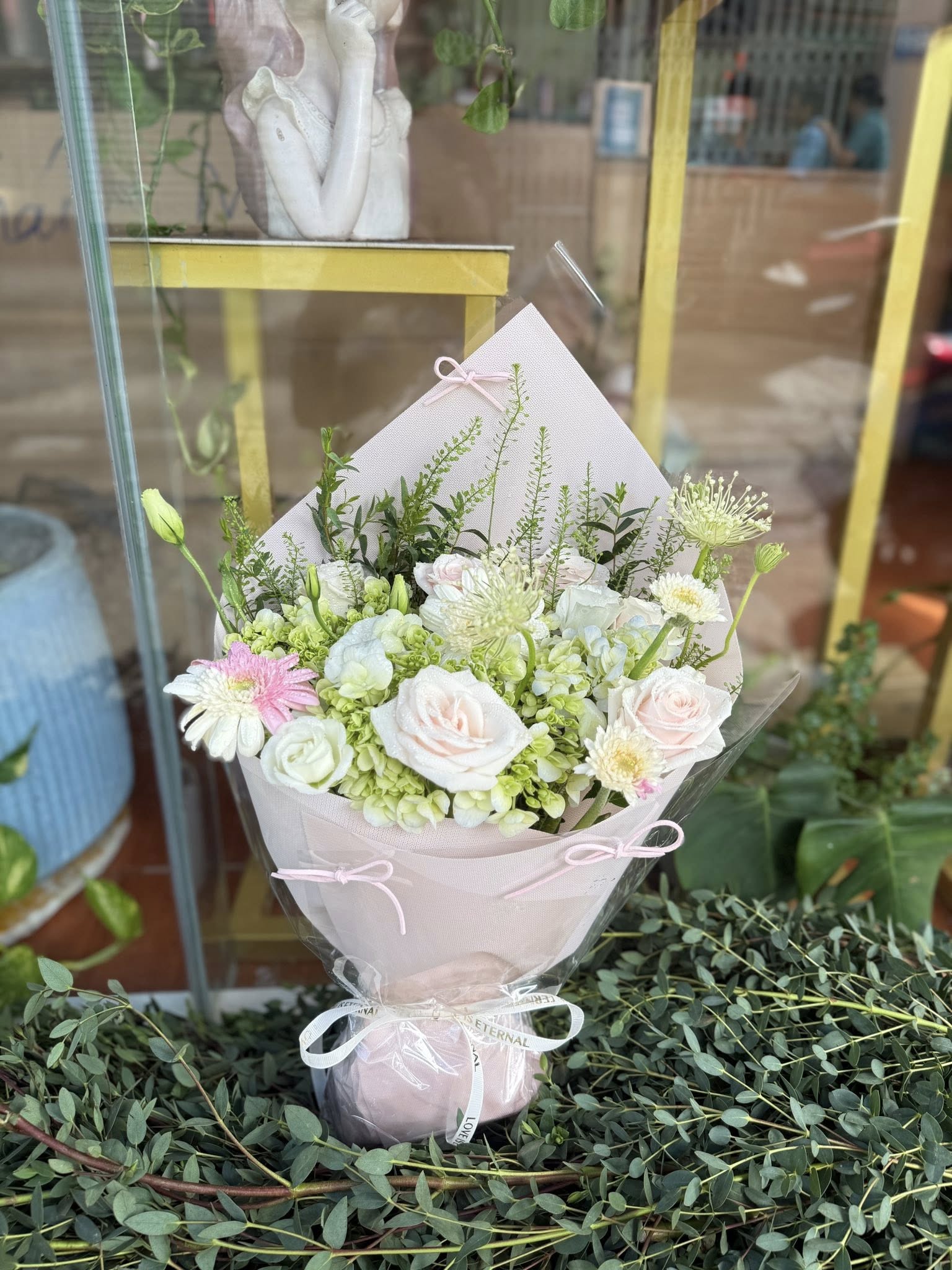 Elegant pastel flower bouquet
