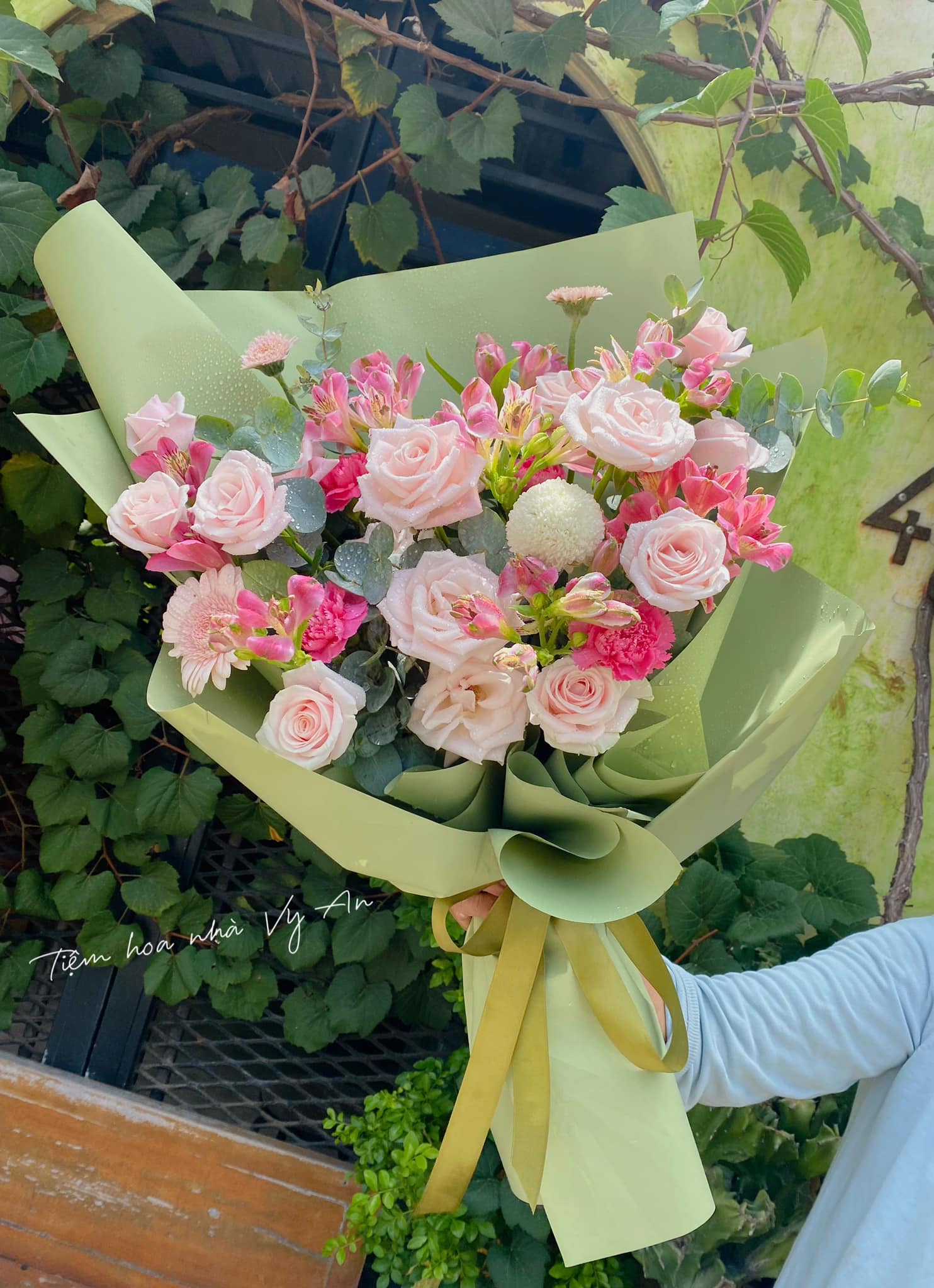 Elegant Pink Flower Bouquet