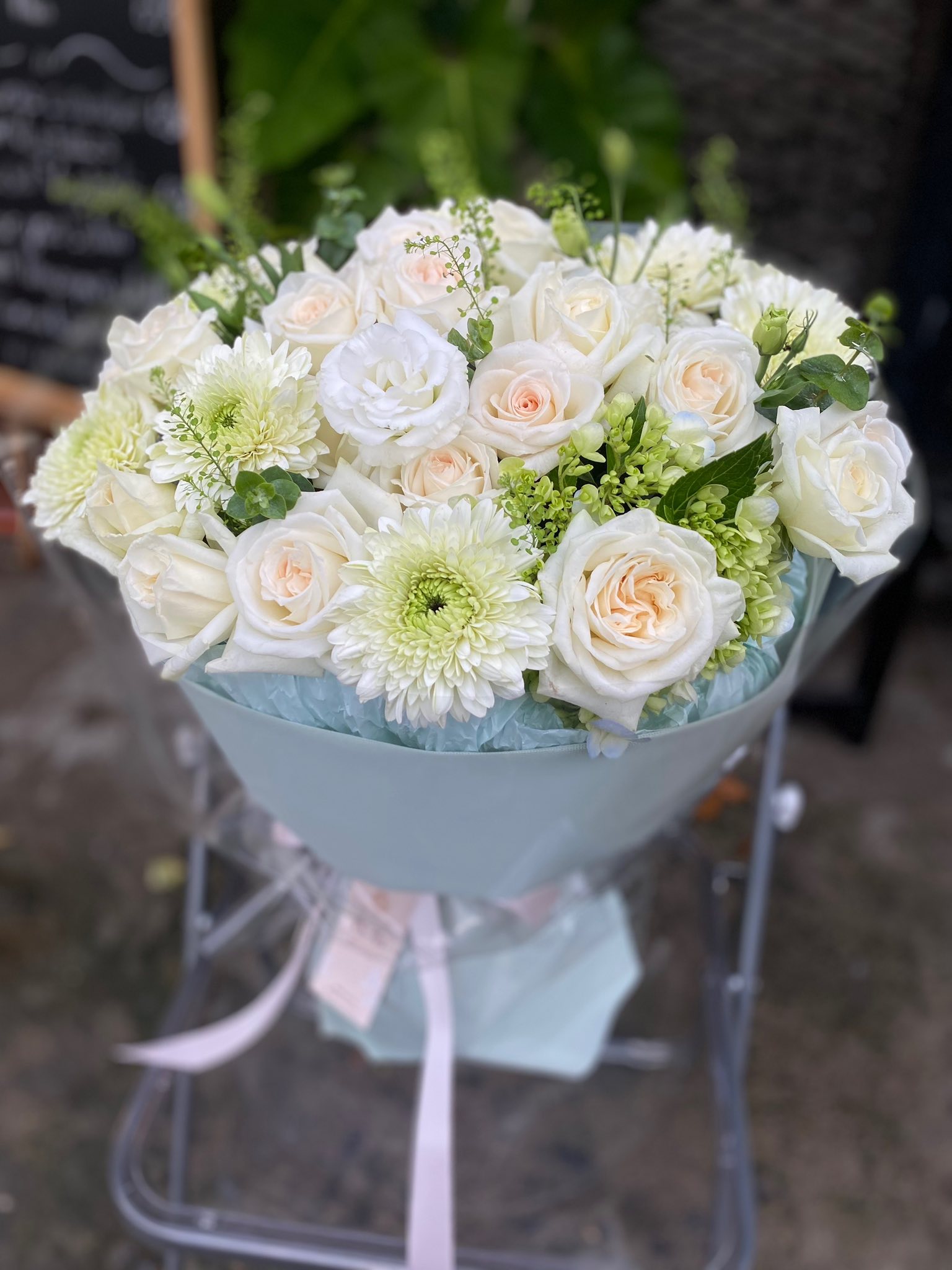 Elegant white flower bouquet