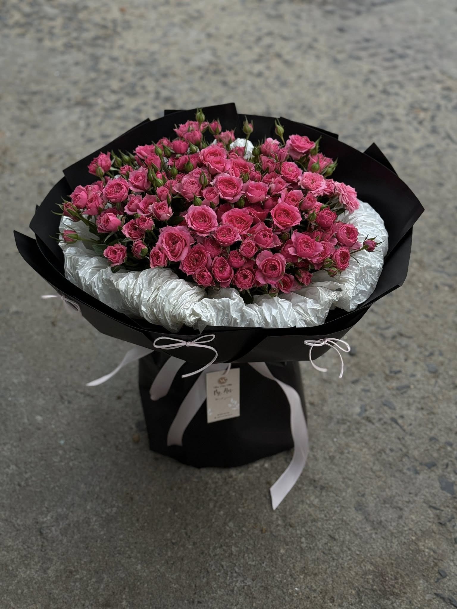 Elegant Pink Rose Bouquet