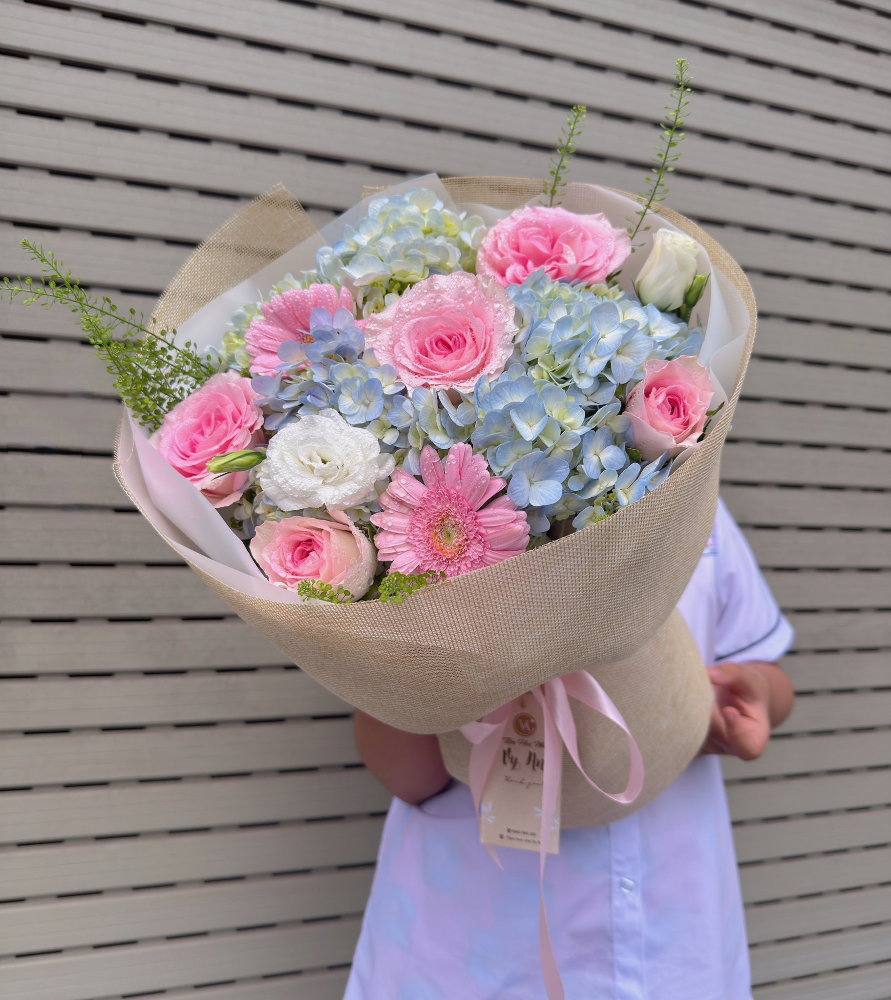Elegant Mixed Flower Bouquet