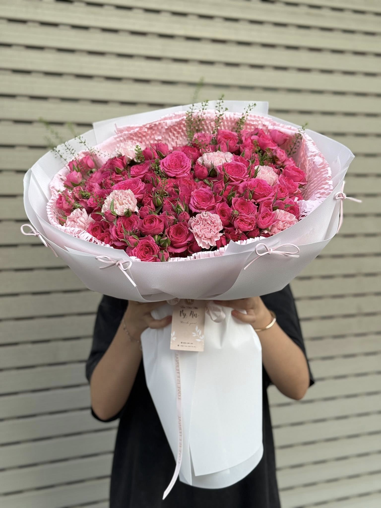 Elegant Pink Rose Bouquet