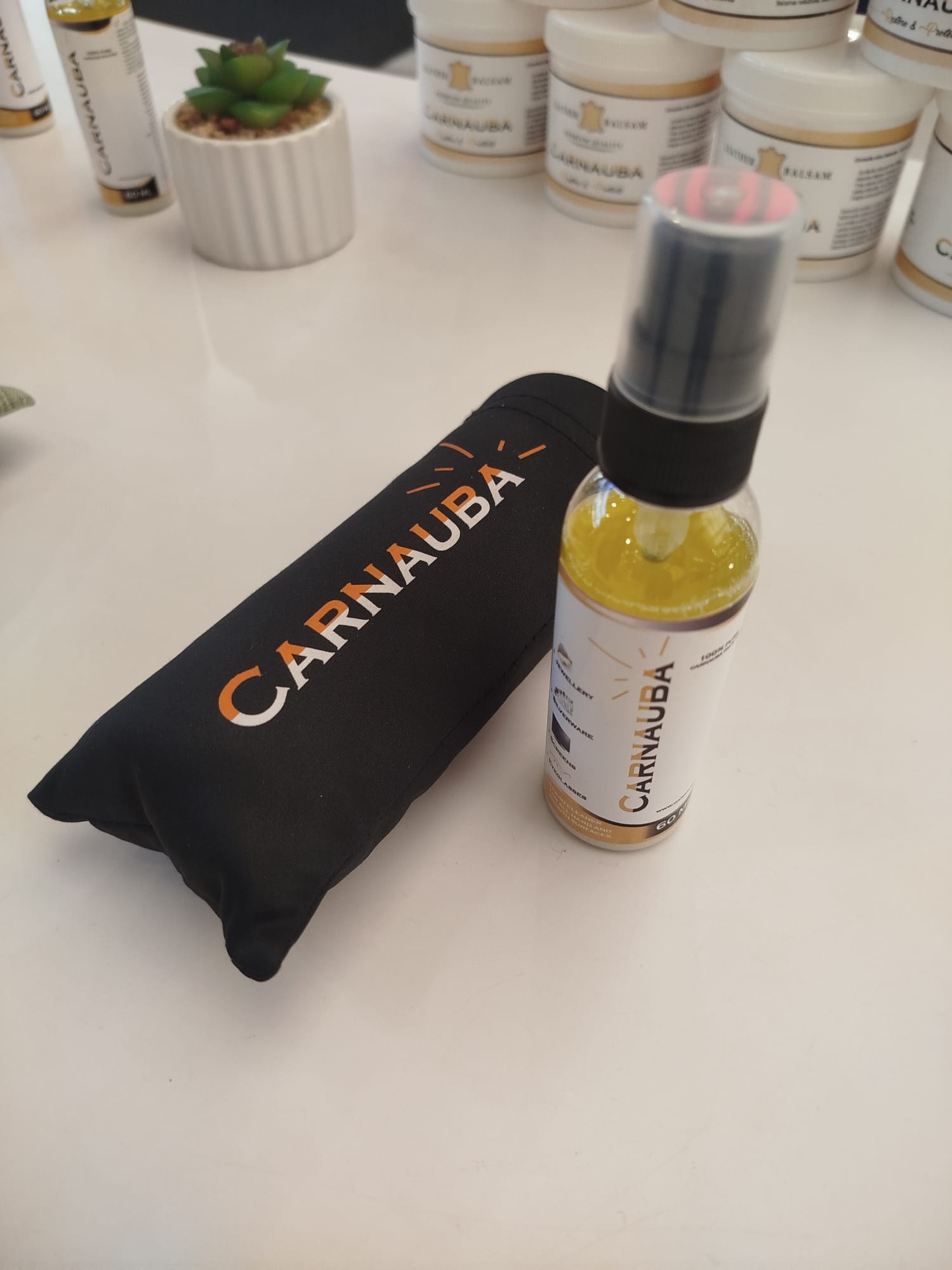 Carnauba valymo purškiklis