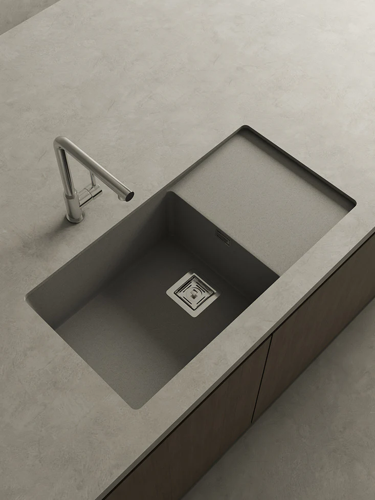 ZIE 81 ESCURRIDOR HEKLA