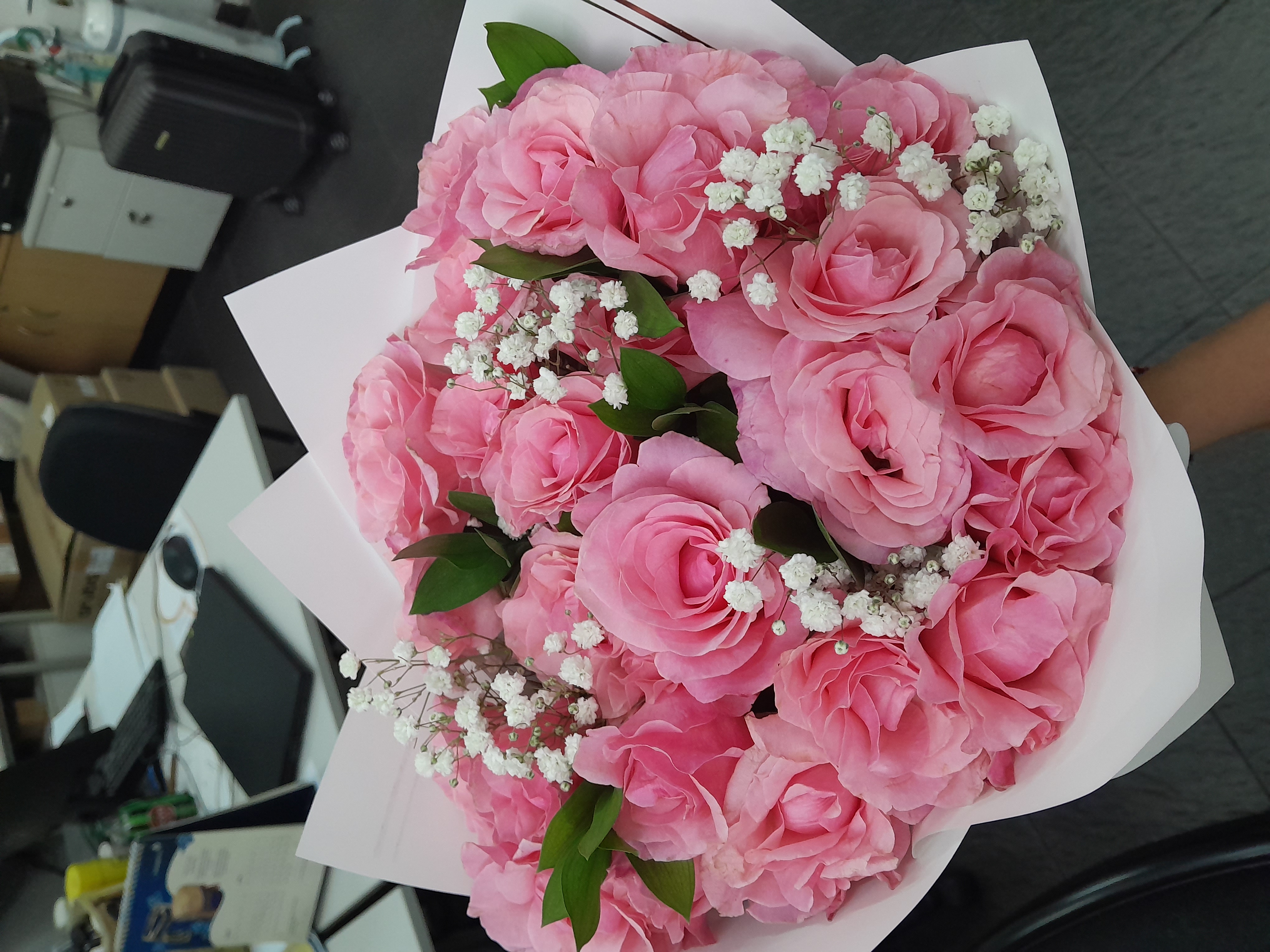 Elegant Pink Roses Bouquet