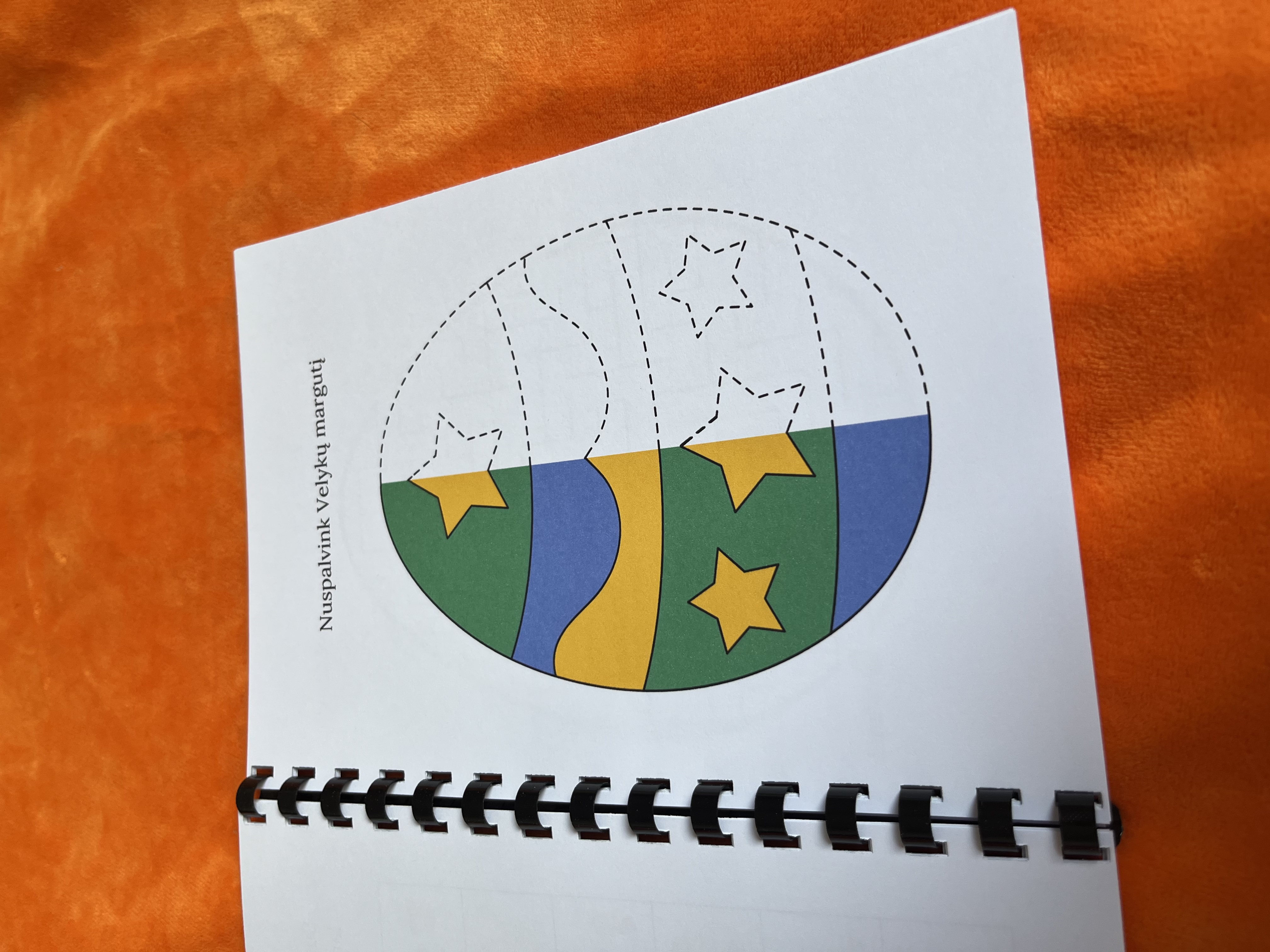 Velykų spalvinimo knygutė