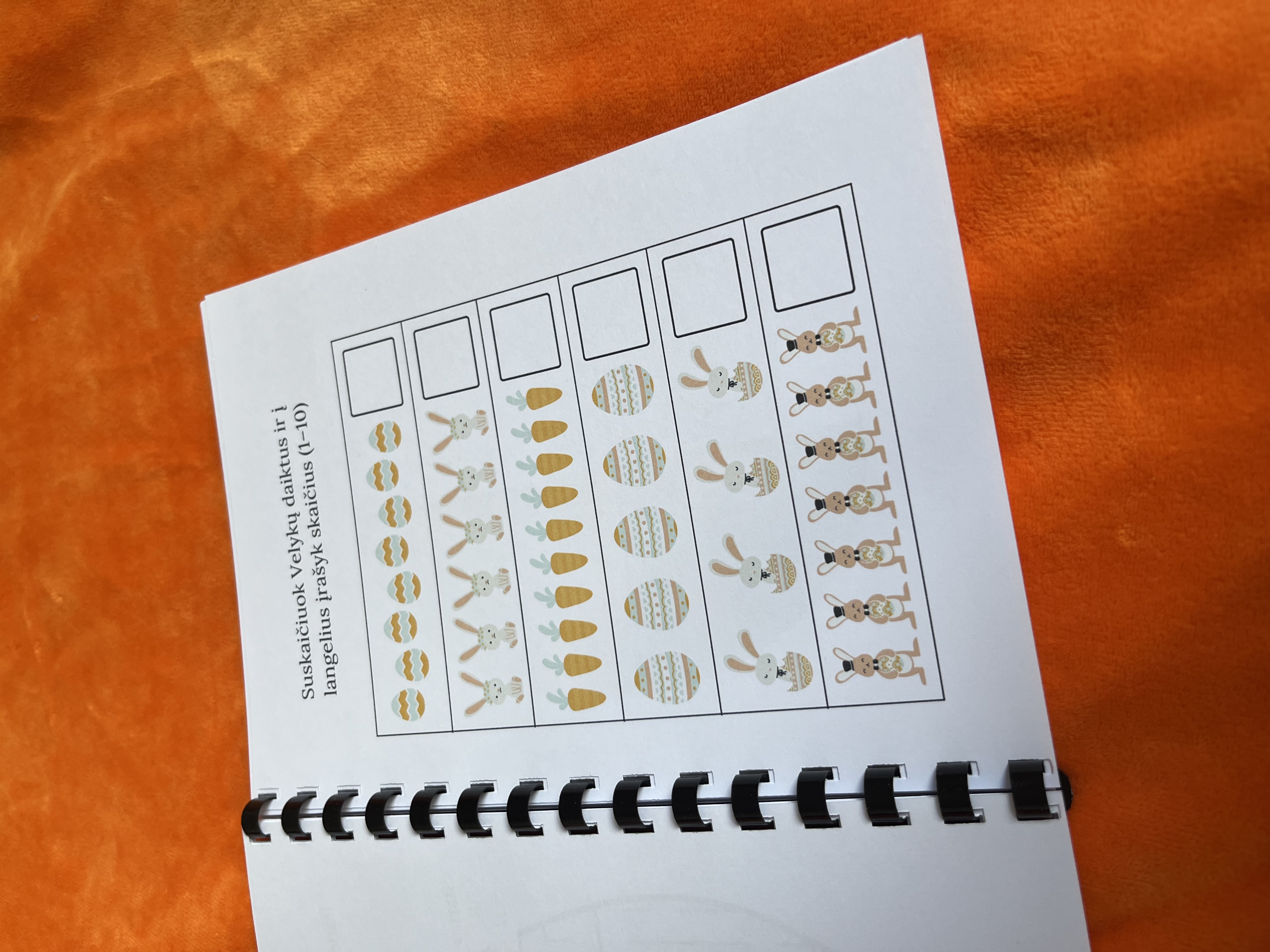 Velykų spalvinimo knygutė