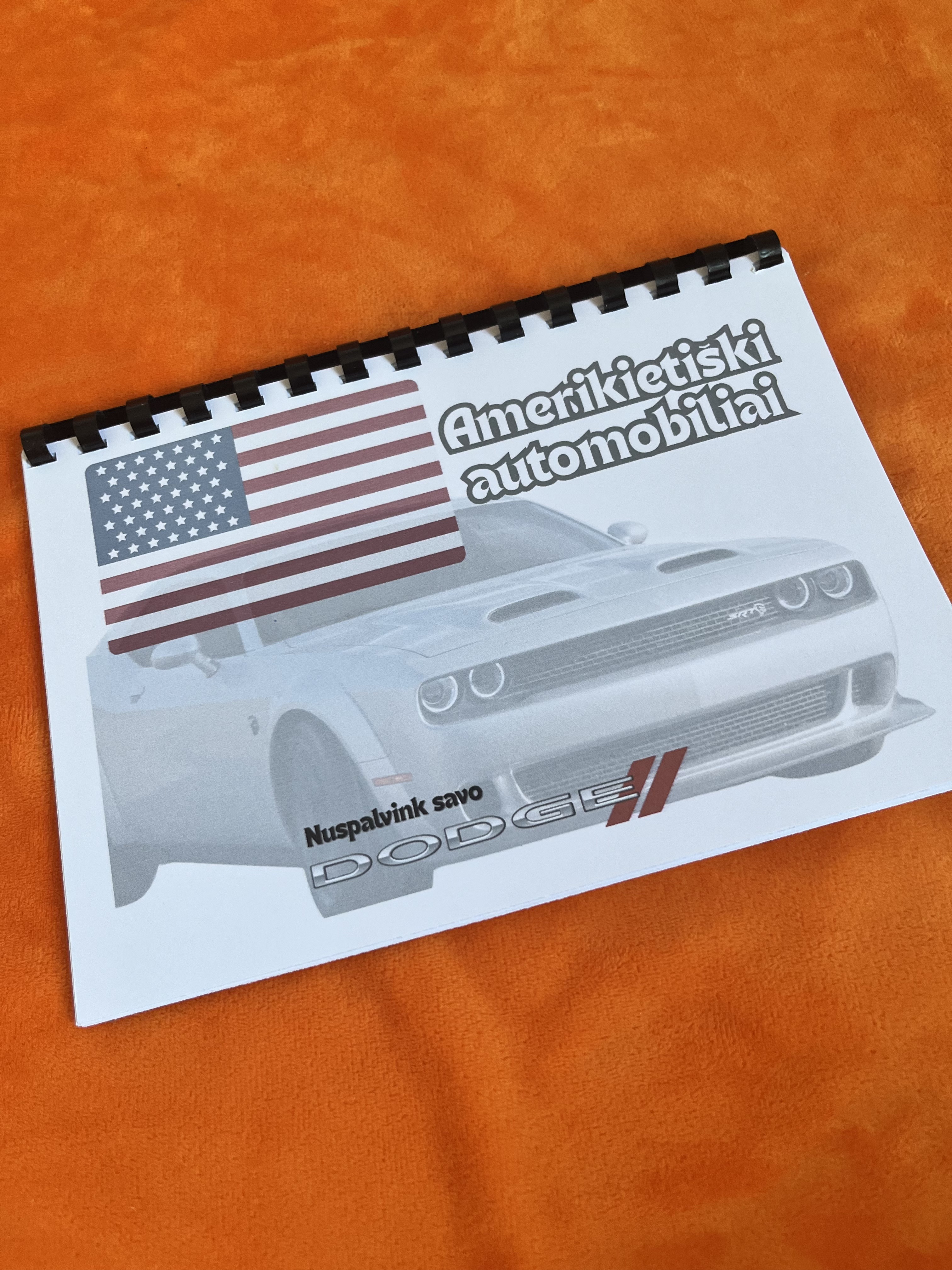 Spalvinimo knygelė. „Amerikietiški automobiliai. Dodge“ 