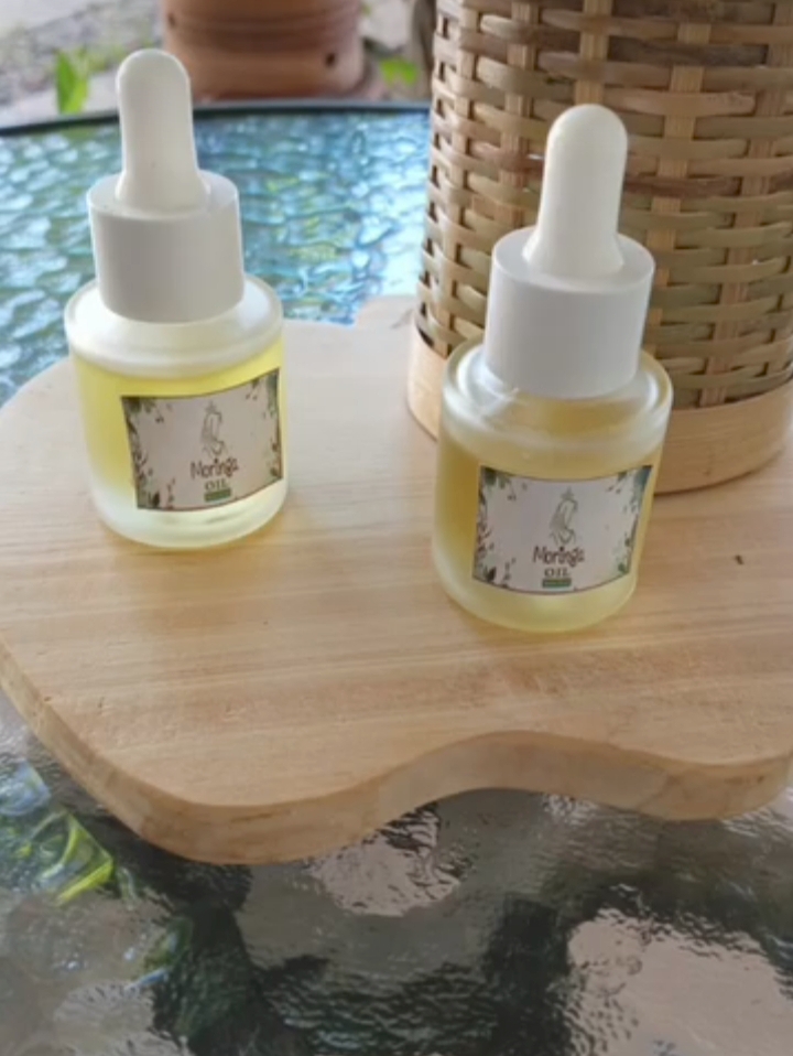 Minyak Esensial Moringa