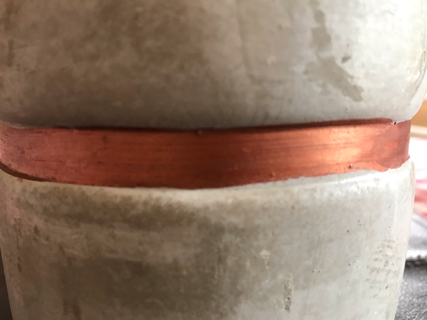 Pot Gris/cuivre en Ciment