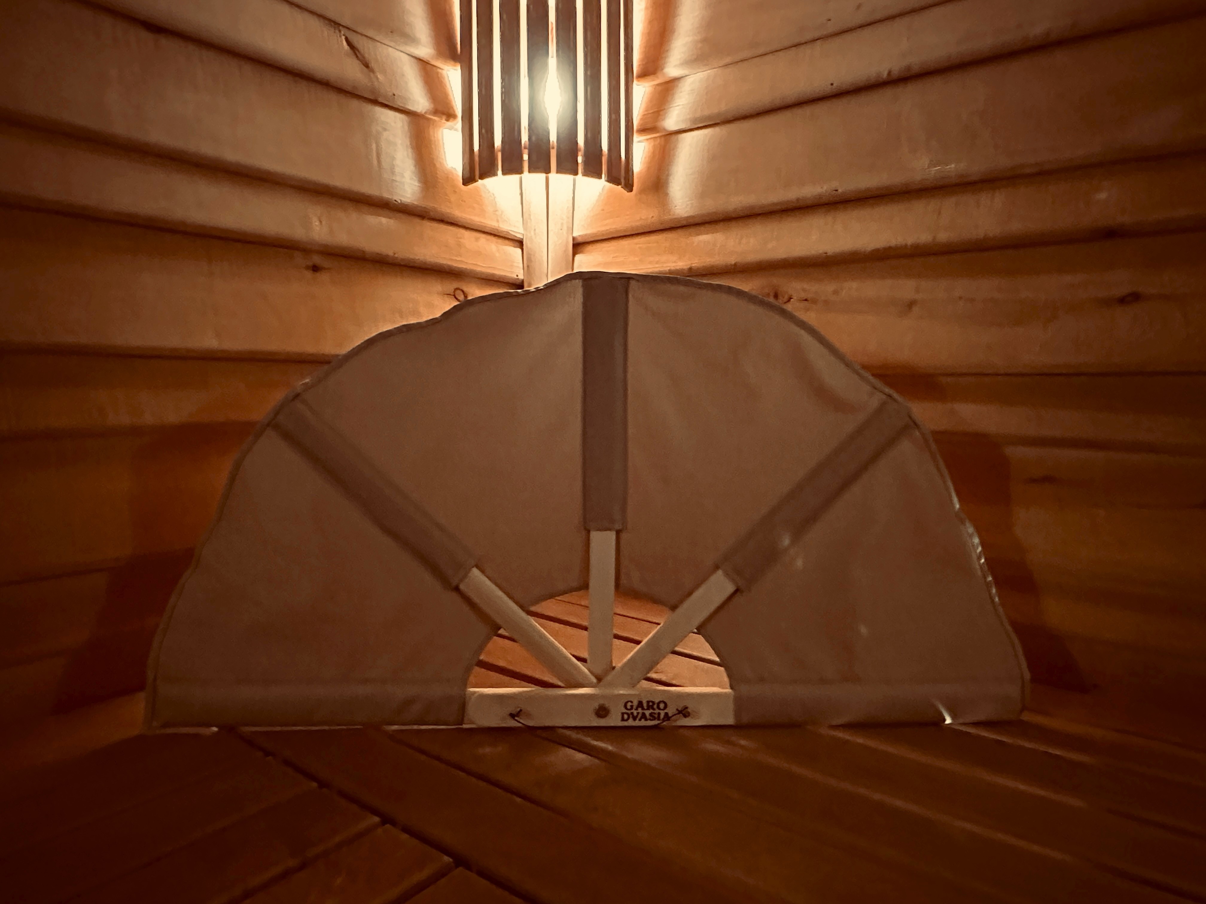 Vidutinė rankų darbo vėduoklė