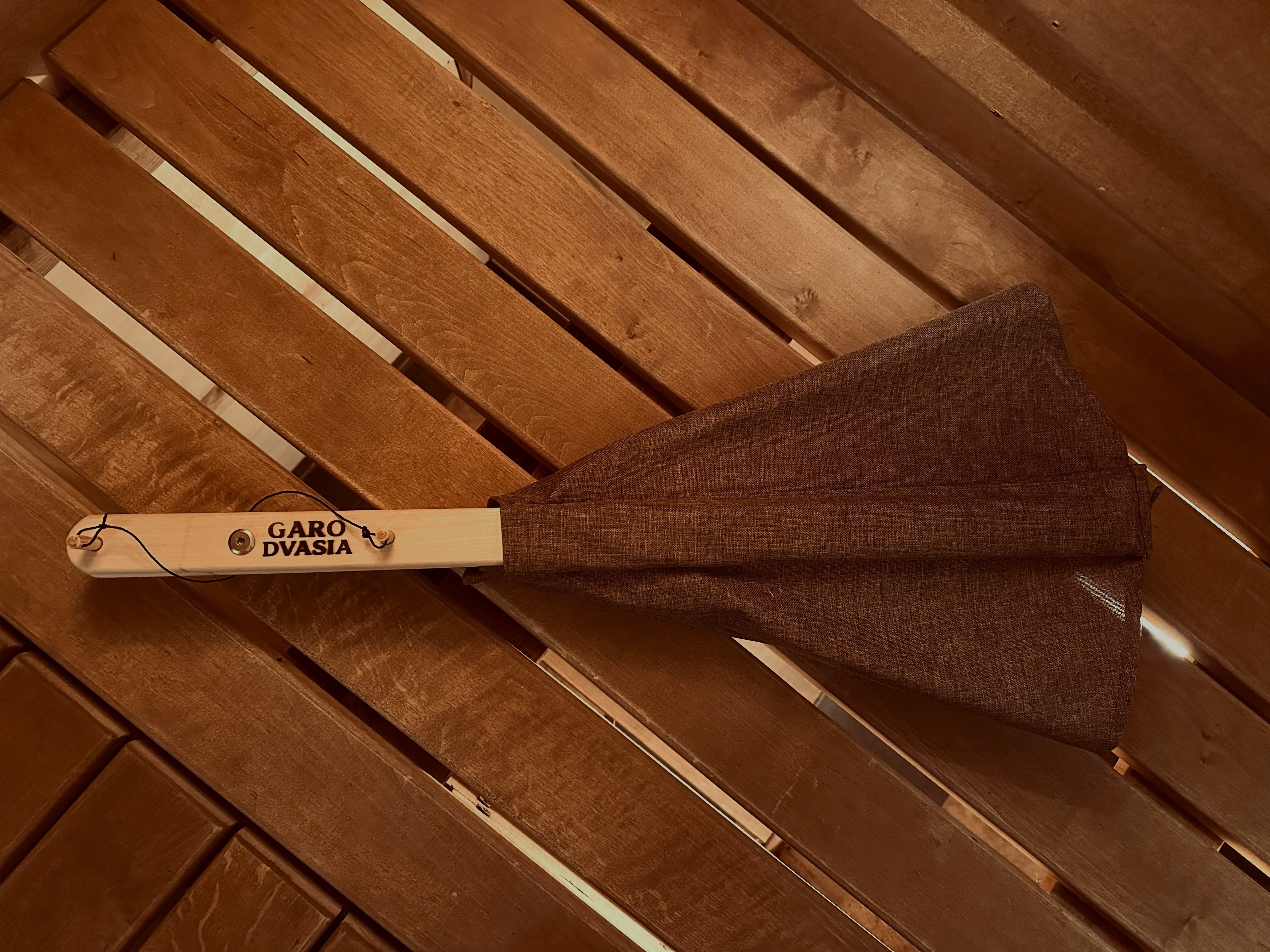 Didelė rankų darbo vėduoklė