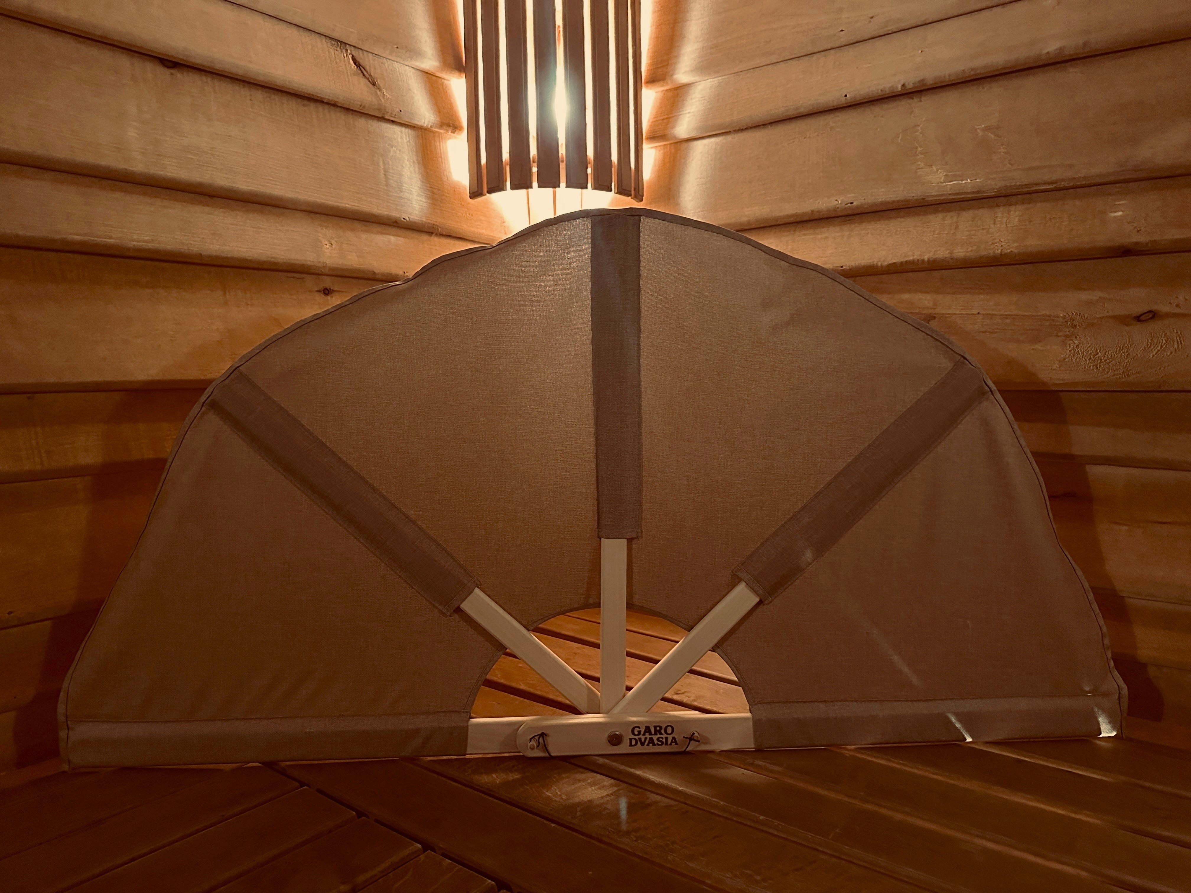 Didelė rankų darbo vėduoklė