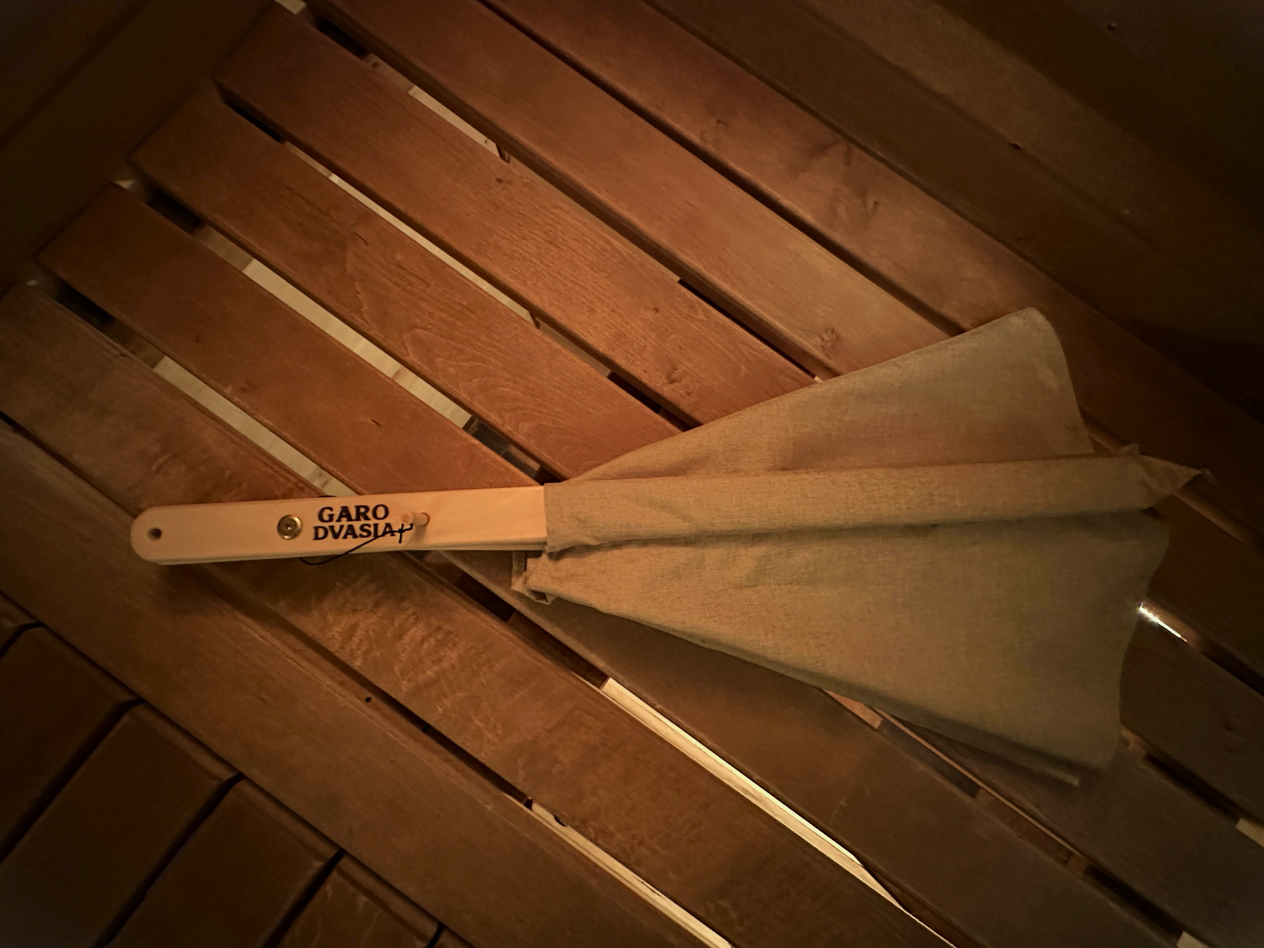 Didelė rankų darbo vėduoklė