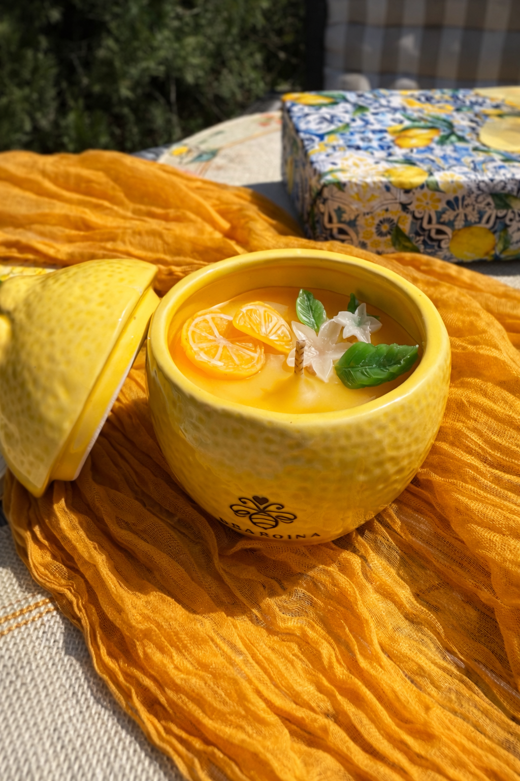 Ароматна свещ от пчелен восък в керамика