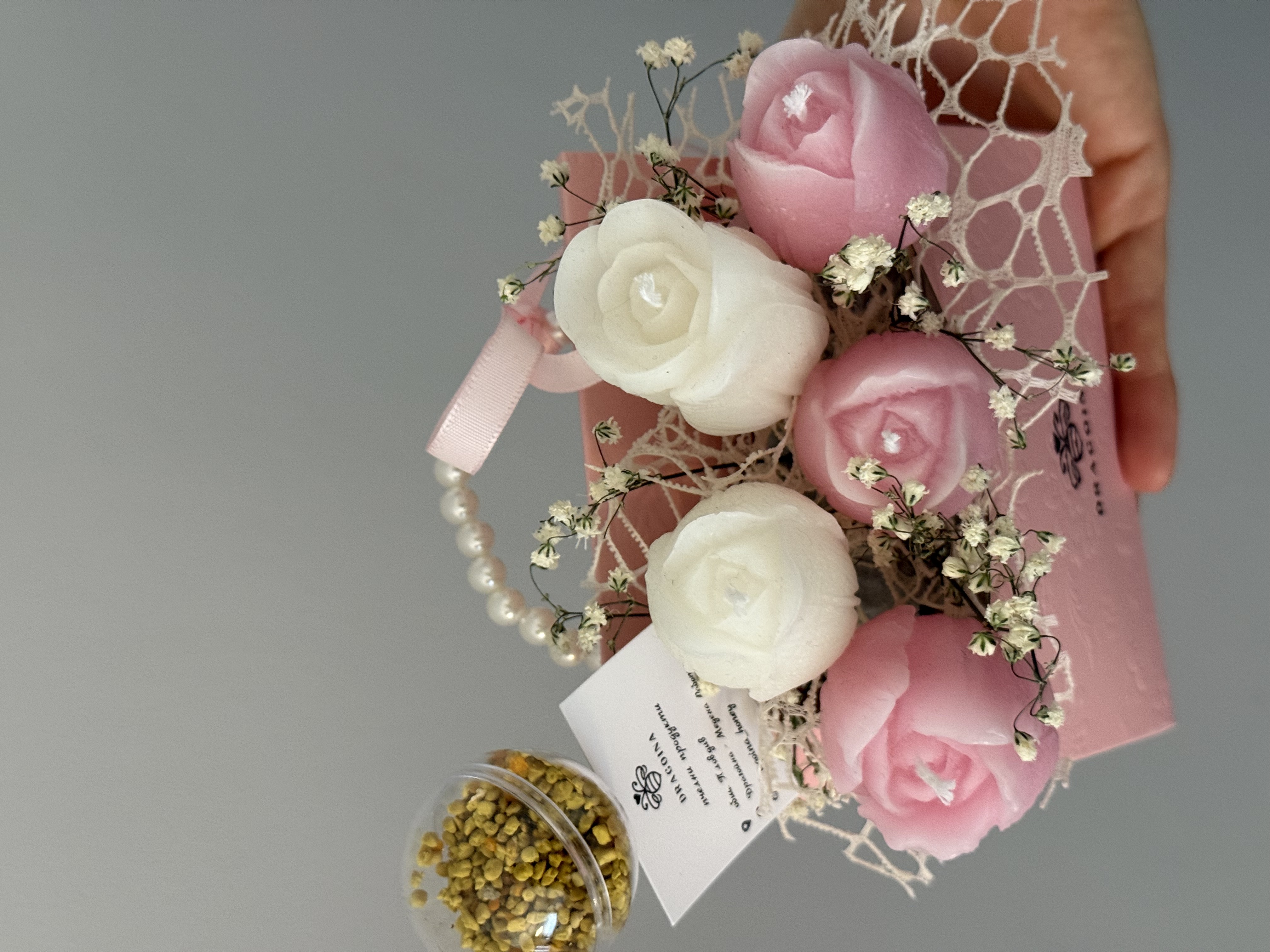 Букет от пчелен восък "Пролетна Нежност"